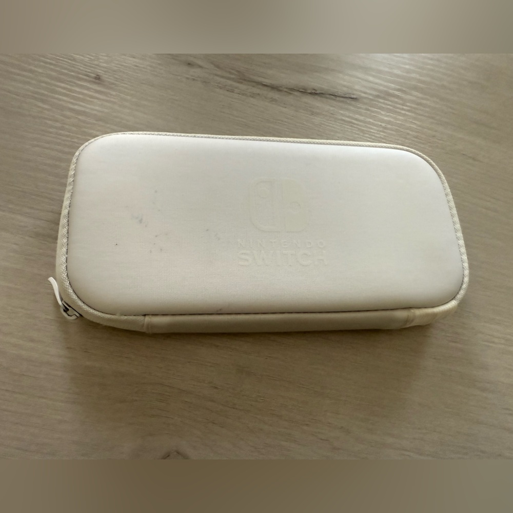 Nintendo Switch Lite - Picture 4 of 8